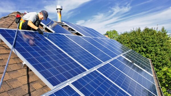 Les bons à savoir pour faire installer des panneaux solaires chez vous